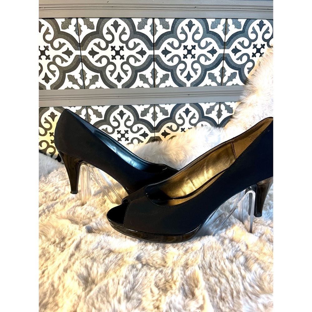 Bandolino Heels | Sz 8.5 | Classic Black Peep Toe High Heels